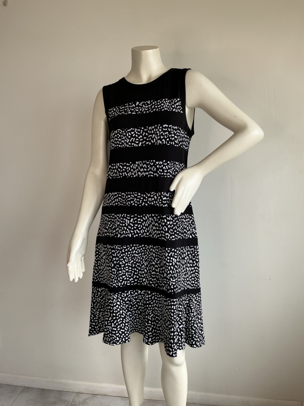 Michael MK Flat Cat Paneled Dress Black Size Medium Fit Flare